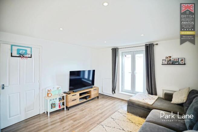 Newland Avenue, Bishop's Stortford, Hertfordshire, CM23 photo 4