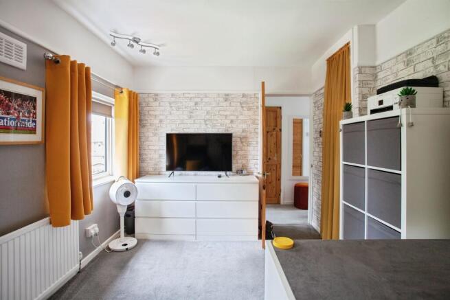 2 bed Semi-Detached for sale Image 5
