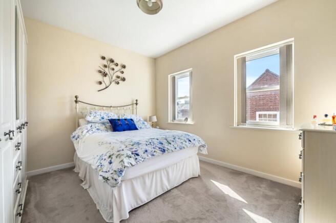 2 bed Flat for sale Image 7