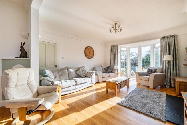 Sitting/Dining Room