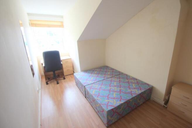 4 bed Flat to rent Image 7
