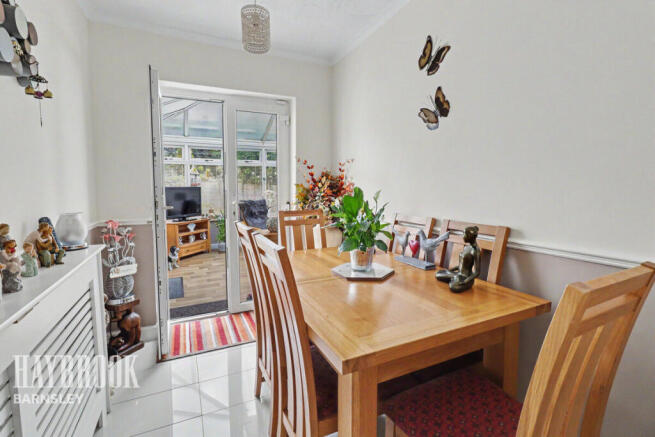 3 bed Bungalow for sale Image 5