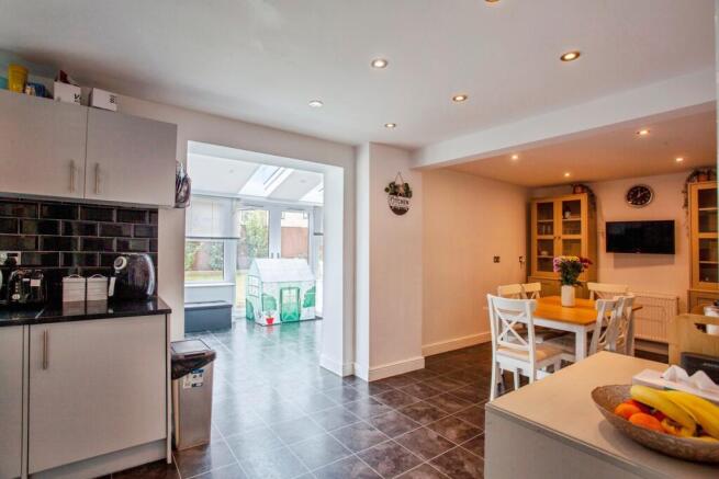 4 bed Detached for sale Image 7