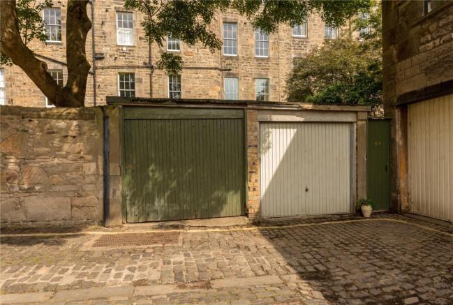 Garage (Lot 2)