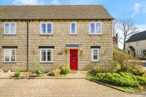 6, Glissard Way, Bradwell Village, Burford OX18 4XD