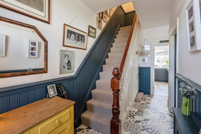 3 bed Semi-Detached for sale Image 9
