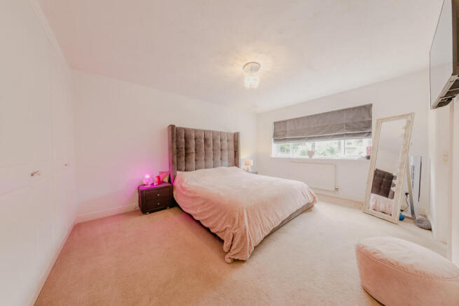Bedroom 1.jpg