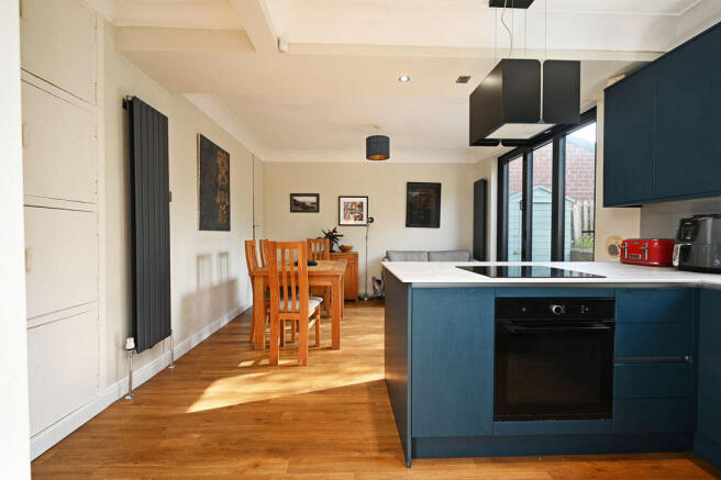 3 bed Semi-Detached for sale Image 9