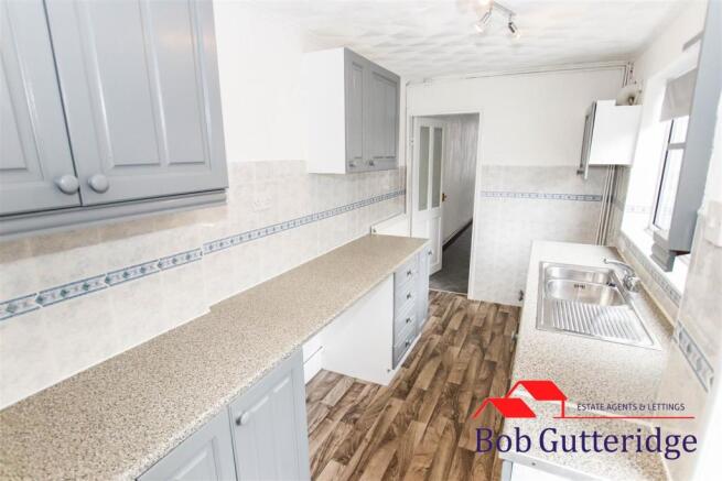 FITTED KITCHEN