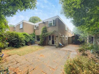 Caswell Close, Farnborough, Hampshire, GU14