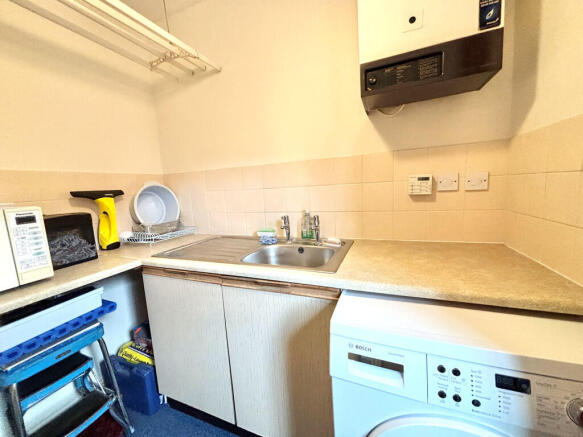 4 bed Detached for sale Image 9
