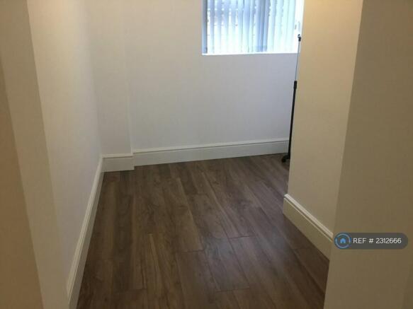 Small Bedroom l Shaped