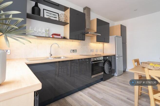Fully Fitted Kitchen With All Appliances