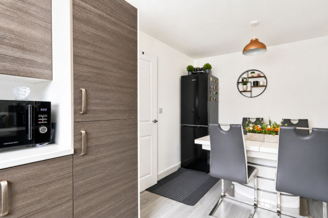 3 bed Semi-Detached for sale Image 10