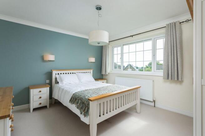 4 bed Detached for sale Image 12