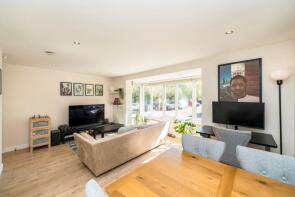89, Linwood Close, London SE5 8UX
