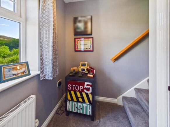 3 bed Semi-Detached for sale Image 12