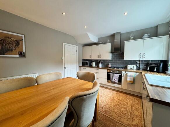 3 bed Semi-Detached for sale Image 9