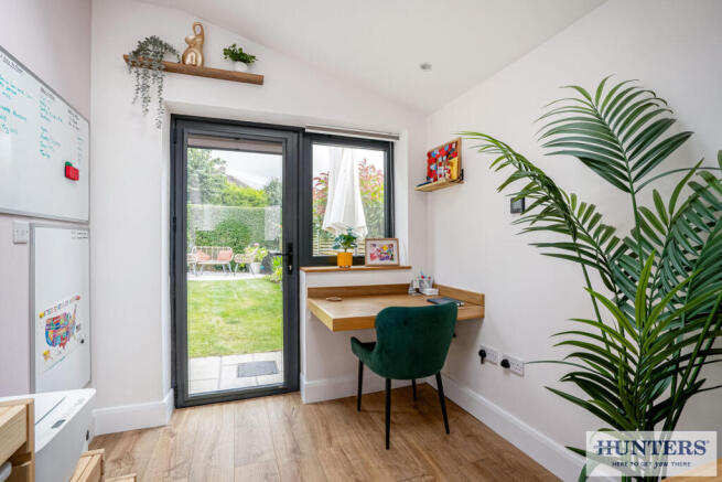 3 bed Semi-Detached to rent Image 11