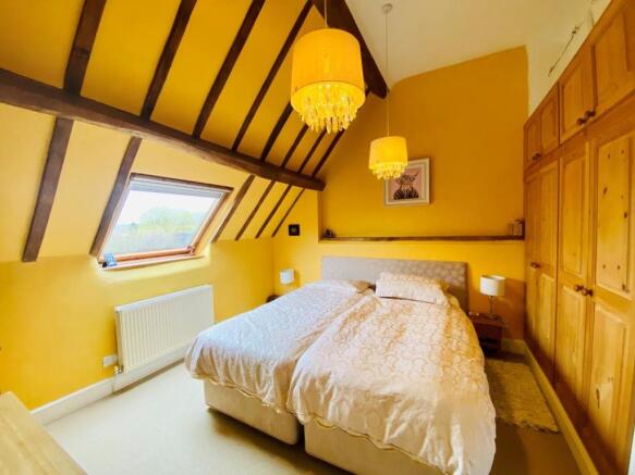 Bed1.jpg