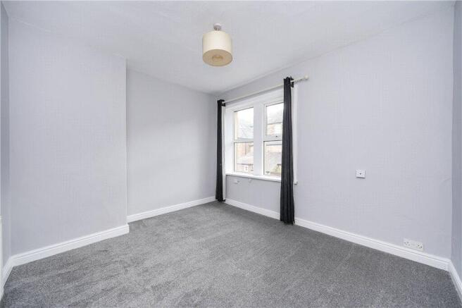 2 bed Terraced to rent Image 8