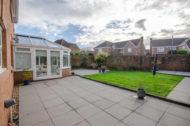 Rear garden 1.jpg