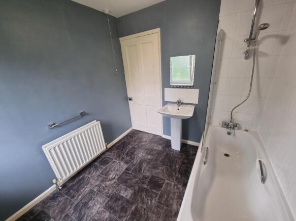 2 bed Terraced to rent Image 12
