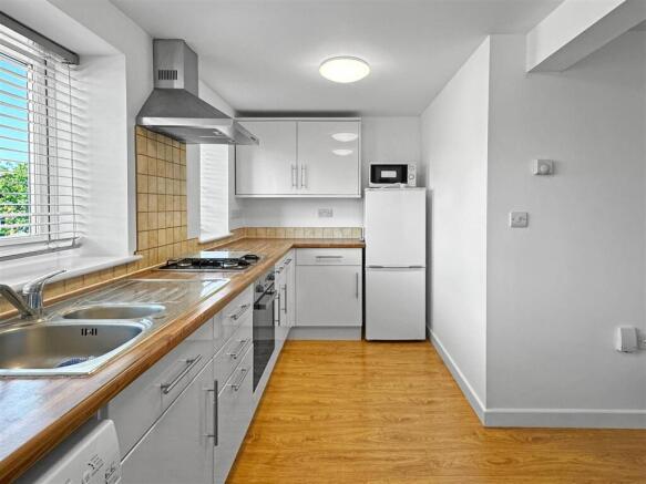 Kitchen 2.jpg