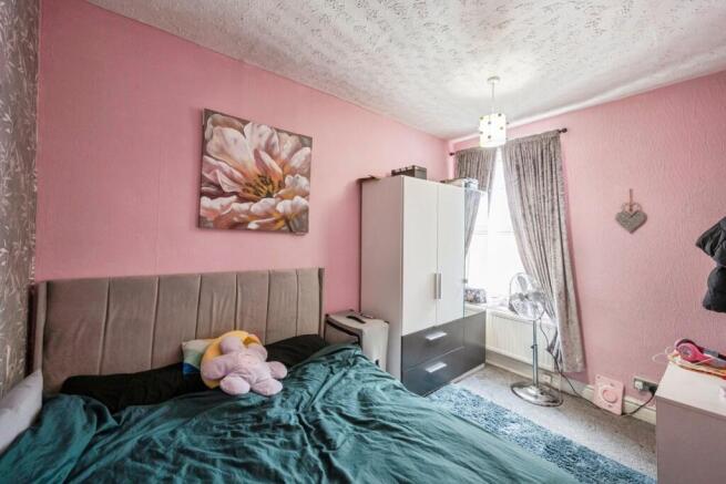 3 bed Terraced for sale Image 12