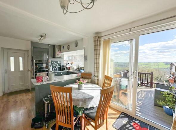 3 bed Semi-Detached for sale Image 5