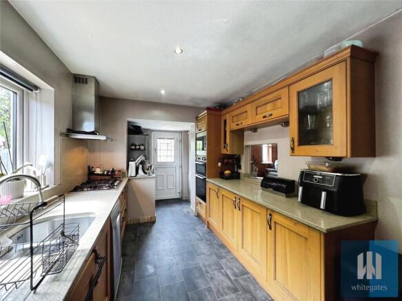 5 bed Detached for sale Image 5