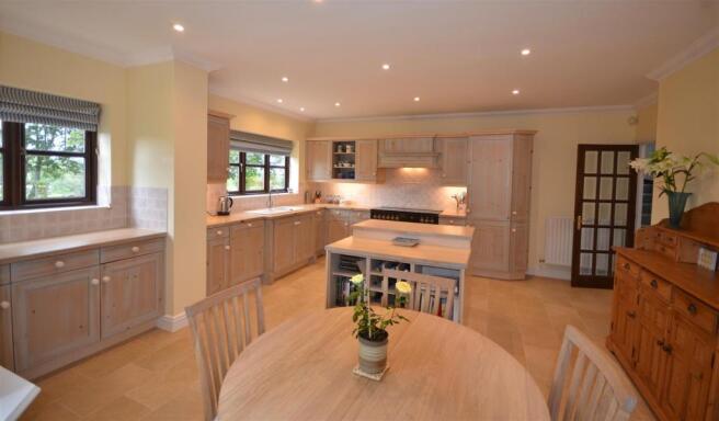 Kitchen/Breakfast 2