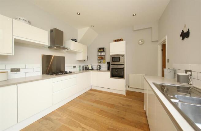 14 Blenheim Rd 2896.JPG