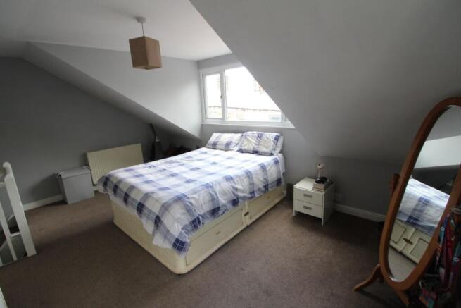 2 bed End of Terrace to rent Image 9