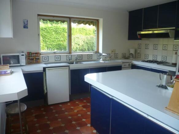 Photo 10