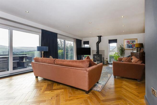 lounge1.jpg
