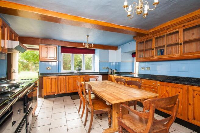 Kitchen_1.jpg