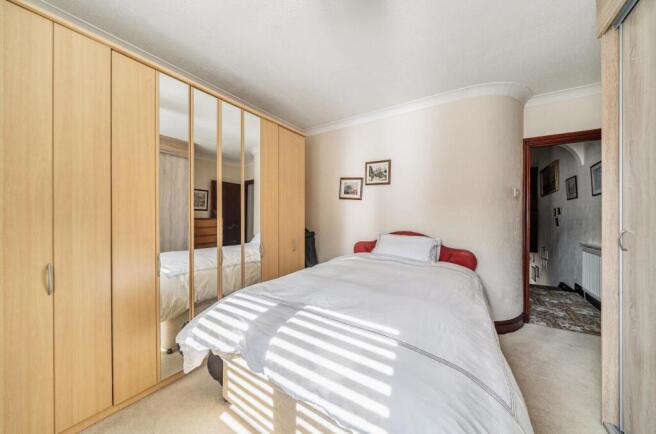 3 bed Terraced for sale Image 8