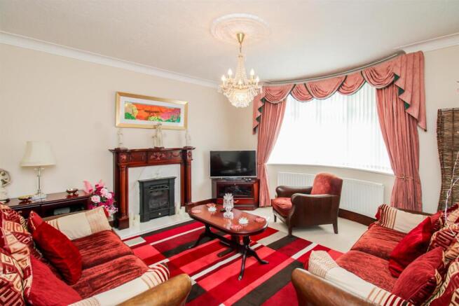 4 bed Detached Bungalow for sale Image 6