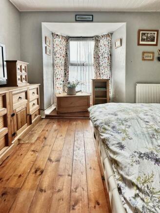 Bedroom1_1.jpg