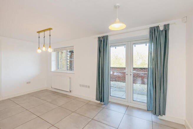 4 bed Link Detached House for sale Image 4