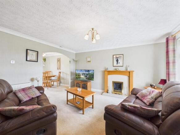 3 bed Link Detached House for sale Image 4