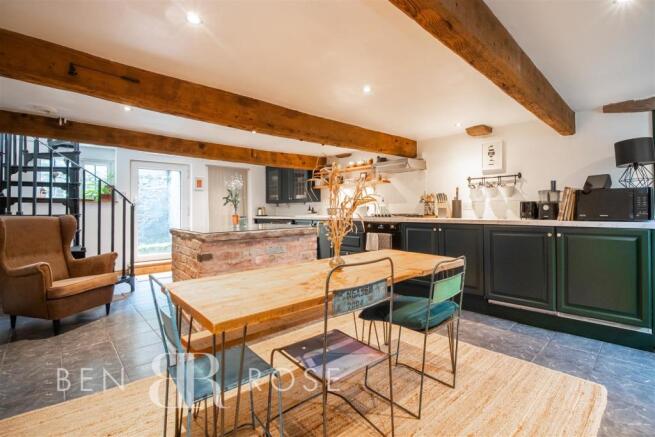 Kitchen/Dining Room