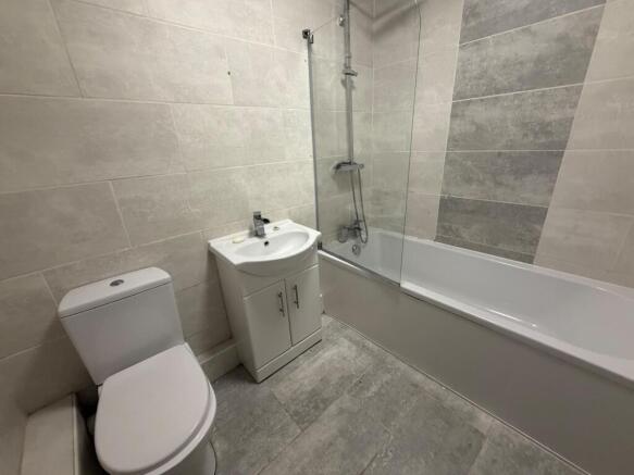 3 bed Terraced to rent Image 6