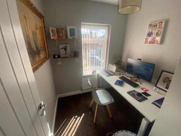 4 bed Detached for sale Image 10
