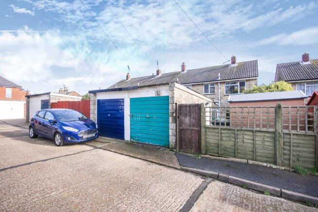 Garage to rear