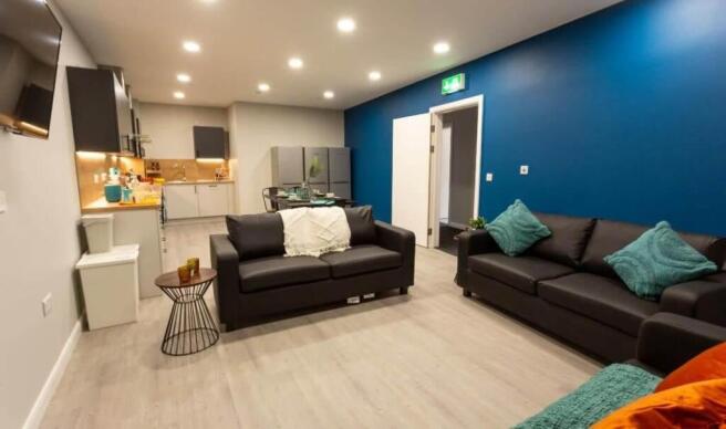 Studio to rent Image 10