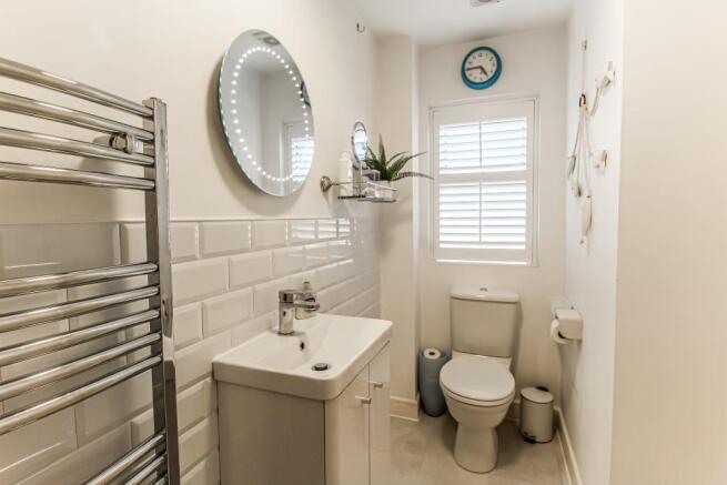 Master ensuite 1