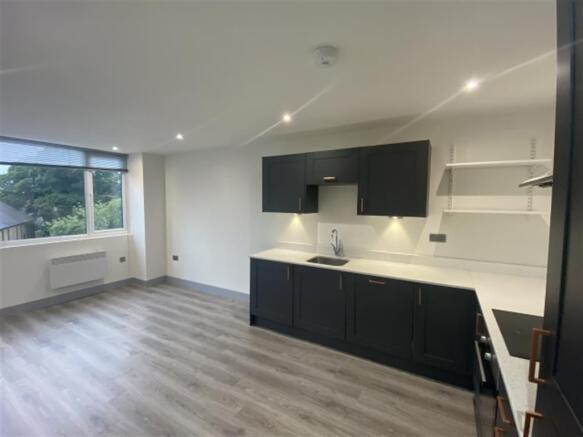 KITCHEN/LOUNGE