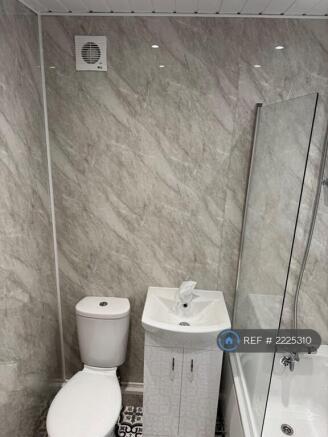 2 bed Terraced to rent Image 12